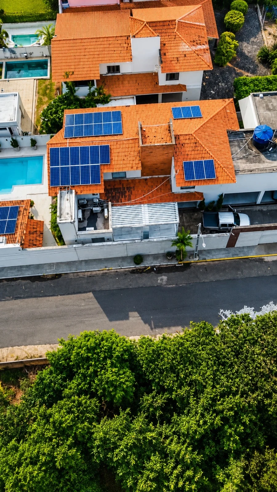 Sistema fotovoltaico em telhado de 7 kWp
