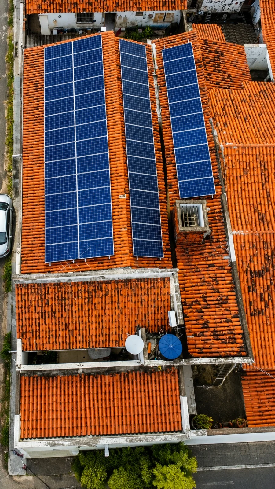 Sistema fotovoltaico em telhado de 8 kWp