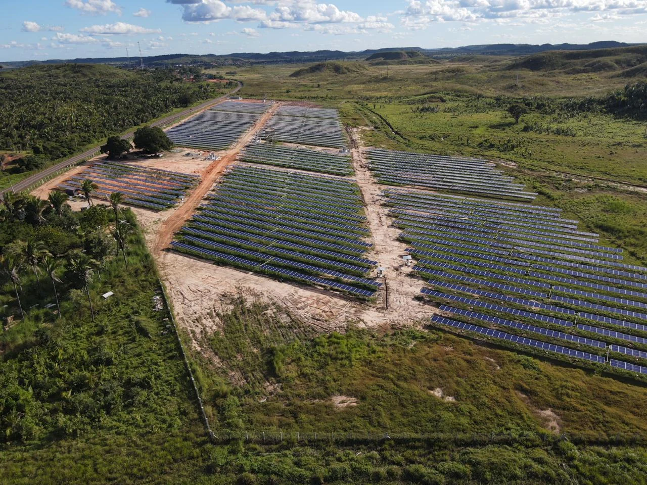 Vista aérea de usina fotovoltaica comissionada pela ENBRAN